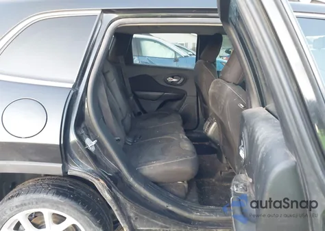 2016 Jeep Cherokee Latitude z USA, uszkodzony, nr VIN 1C4PJLCB3GW324139